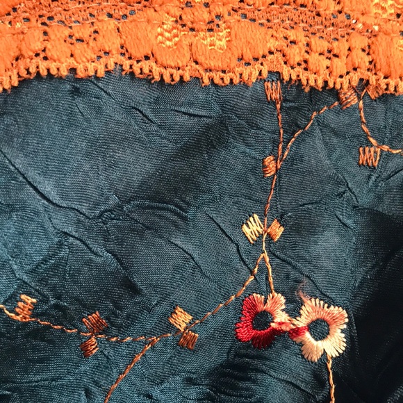 BOHO teal blue maxi skirt with lace and floral design embroidery Size XS - Picture 4 of 6